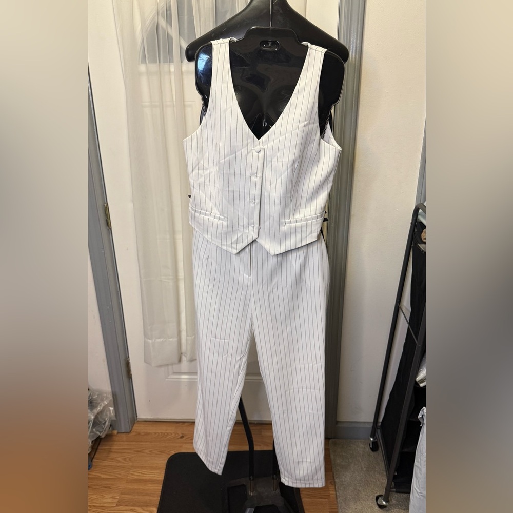 White Pinstripe Pantsuit with Vest and Straight-Leg Cut